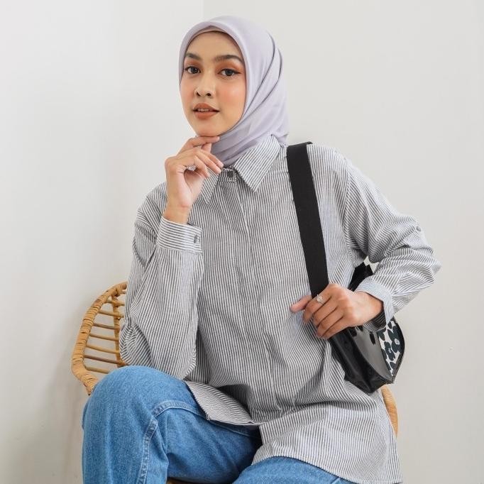 Chamele - kemeja salur basic wanita motif stripe 2155 - Jumbo Kantong, Hitam abu H24S