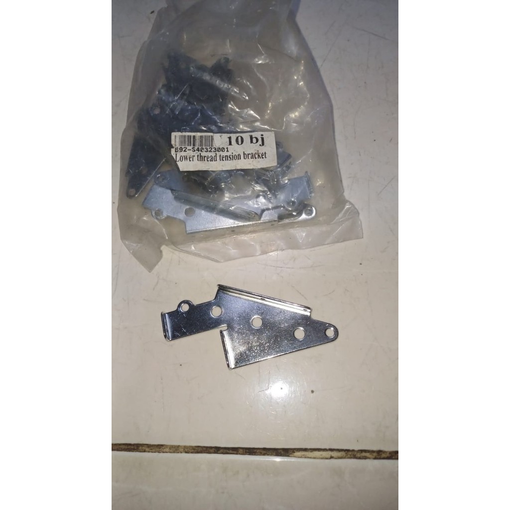 

B92-S40323001 Lower Thread Tension Bracket Mesin Jahit Make Up Brother