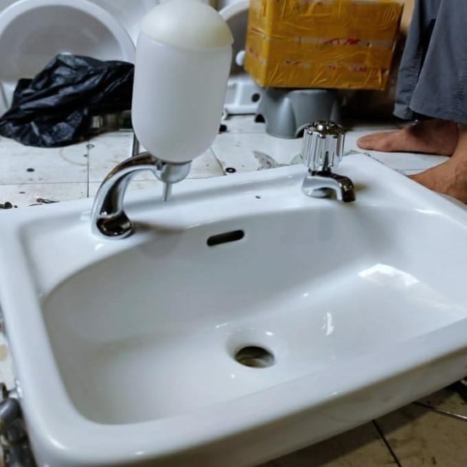 Wastafel TOTO L38 Putih Set Kumplit