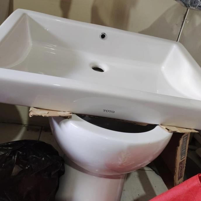 Wastafel TOTO LW646j Putih Kumplit (bekas)