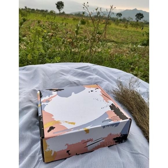 

REQUEST PENGGANTI BOX PESANAN HAMPERS/22X22X7/KARDUS BOX/BOX HAMPERS/BOX KEKINIAN/KARDUS BOX PREMIUM COD