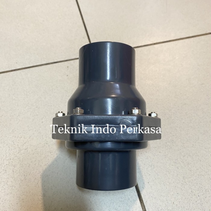 SWING CHECK VALVE PVC 1 1/2" INCH