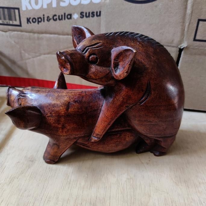HARGA DISC - patung babi kawin kayu suar 25 cm