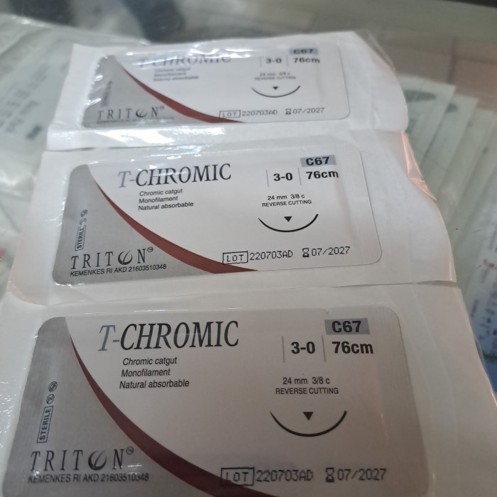 T-CHROMIC 3/0 cutting per pcs