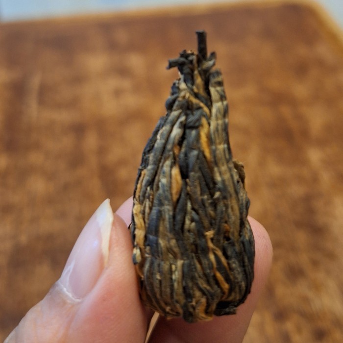 

DIAN HONG BLACK PAGODA isi 50 gram