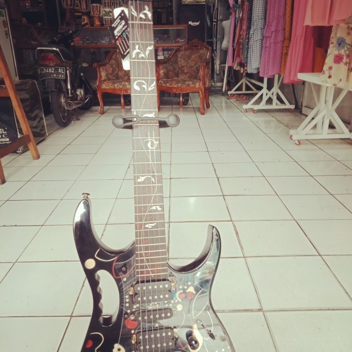 (ARM) GITAR ELEKTRIK IBANEZ JEM FLOWER WARNA HITAM