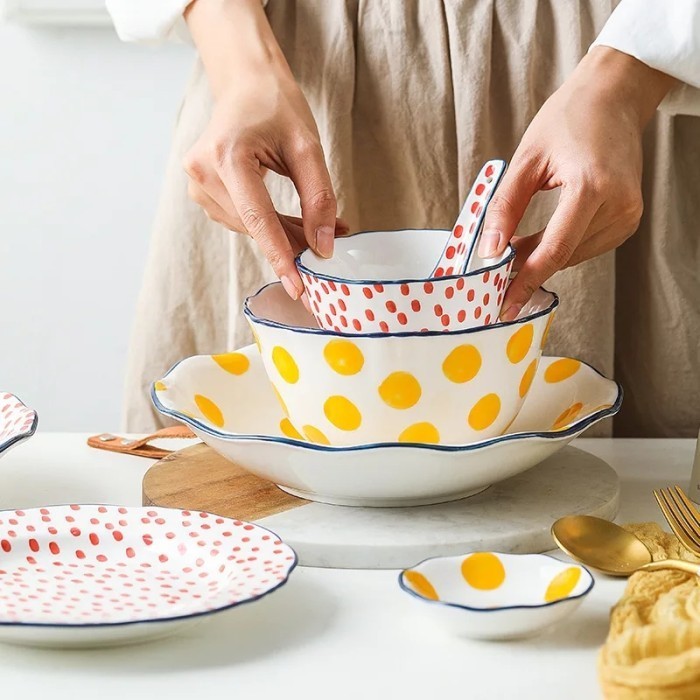 Polkadot Serving Set / Peralatan Piring Mangkuk Makan Saji Set Keramik