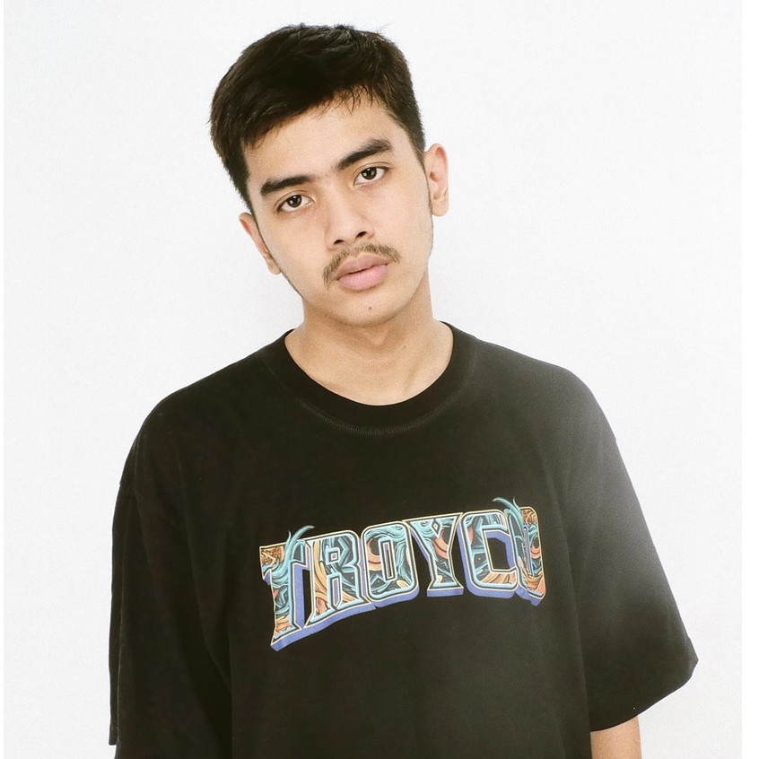 Troy Company Tshirt Black Orna - Kaos Pria Hitam Lengan Pendek MTD 2050