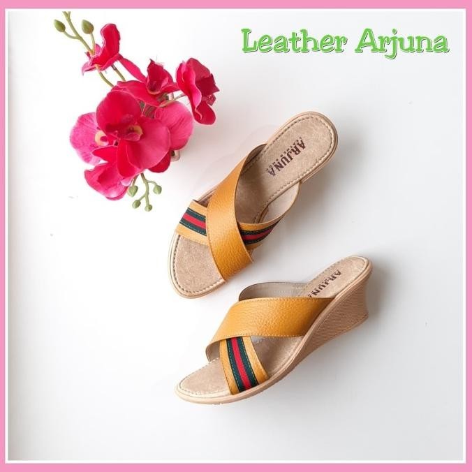 Sandal Wanita Wedges Leather Arjuna Sandal May