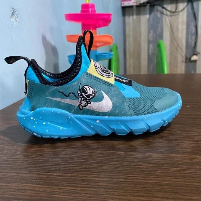 sepatu anak nike flex runner original .