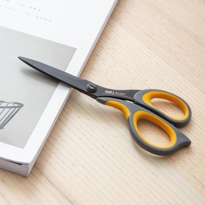 

Deli Gunting dengan pegangan lembut untuk kenyamanan 210mm E77757