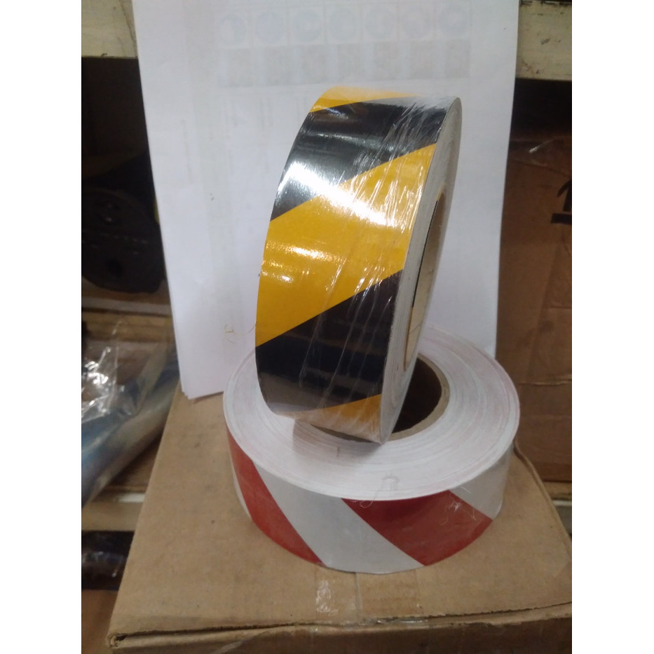 

stiker revlek tspe kuning hitam 3m 2inc x 45mtr tipe 610