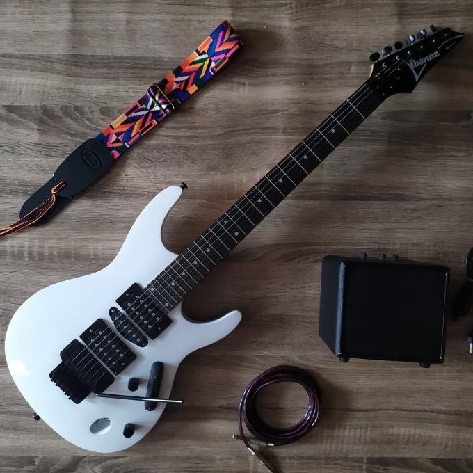 Paketan Gitar Listrik Ibanez S Series Putih PS88