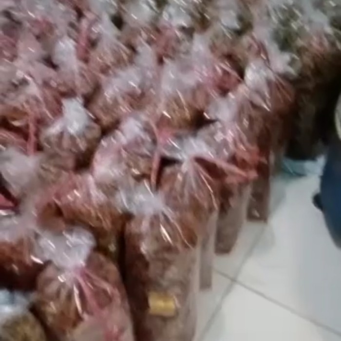 

CUCI GUDANG KRIPIK USUS AYAM KRISPIY 1KG.