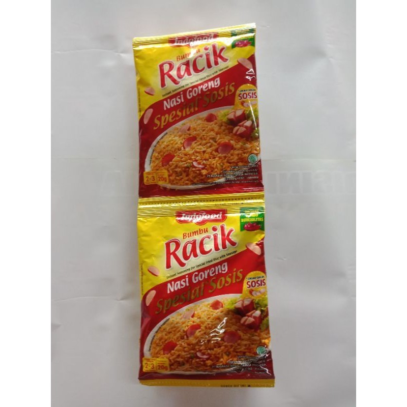 

Racik nasi goreng spesial sosis