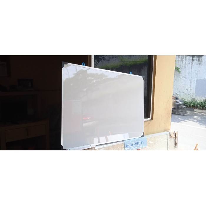 

Sarila Whiteboard/Papan Tulis Gantung 100 X 110 Cm Free Penghapus+Spidol