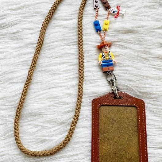 

Lanyard Lego Woody