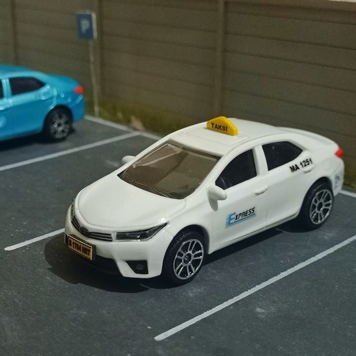 Ane Diecast Miniatur Mobil Taksi Taxi Express Skala 1/64