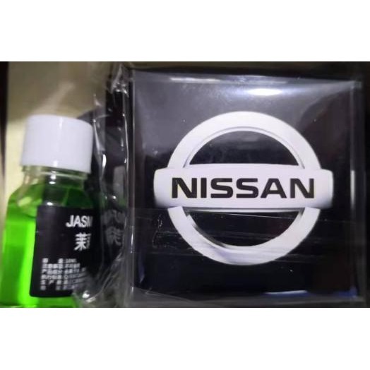 Rw087 Tempat Parfum Mobil Bahan Crystal Bisa Isi Ulang C - Nissan