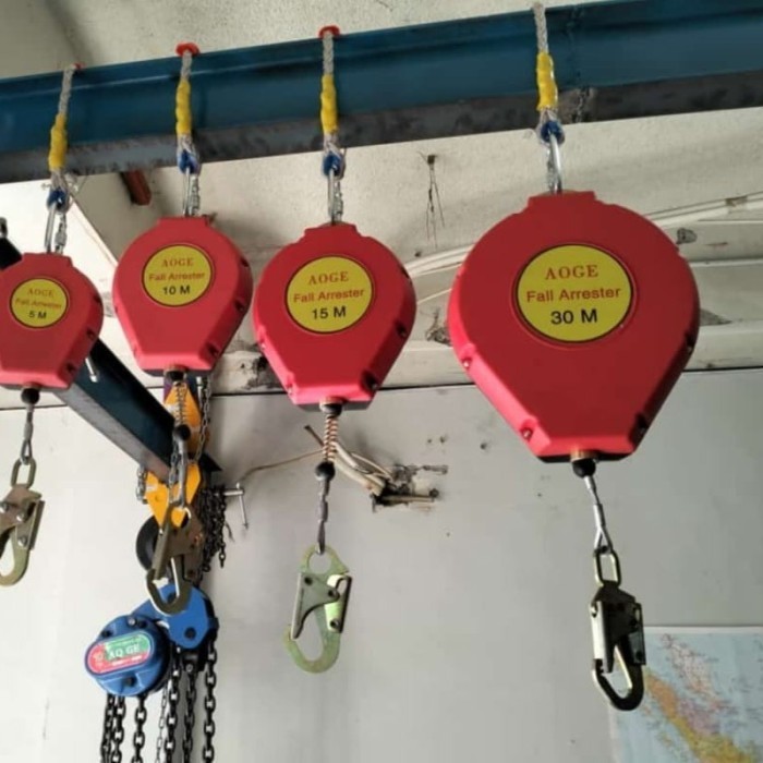 RETRACTABLE LIFELINE FALL ARRESTER SAFETY BELT