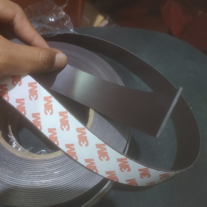 

Double Tape Magnet 3M - Magnet Tape - Lakban Magnet Strip 1Inc X 10M