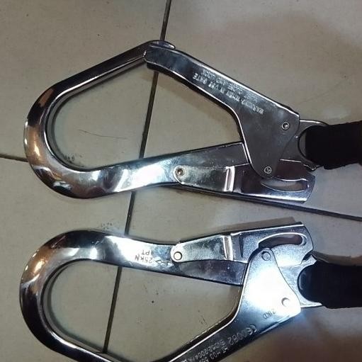 

Lanyard Ganda Elastis Dengan Absorber LEOPARD LP 0464 / Double Lanyard
