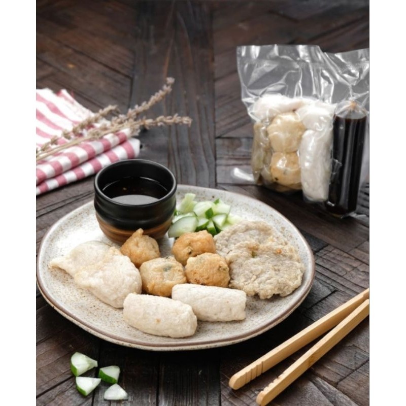 

PEMPEK PALEMBANG ISI 10 PCS ASLI PALEMBANG