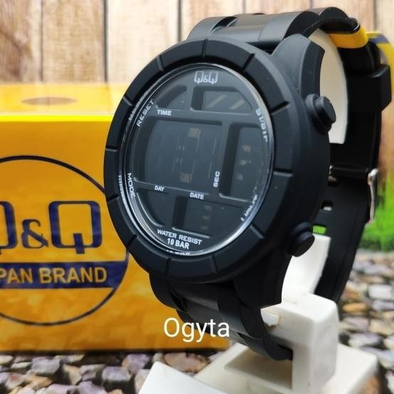 Q&Q Qq Digital Jam Tangan Pria Hitam M123J001Y