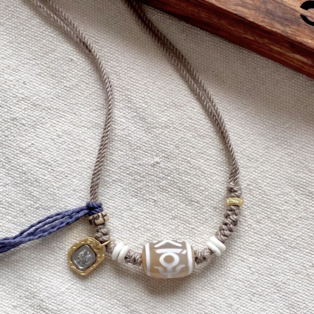 Kalung tulang selangka agate Dzi