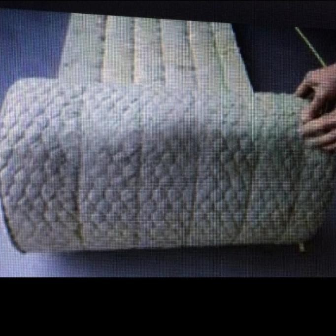 

Rockwool Wire Blanket Density 100Kg Tebal 50Mm ( Rockwool Gulungan Berkawat )