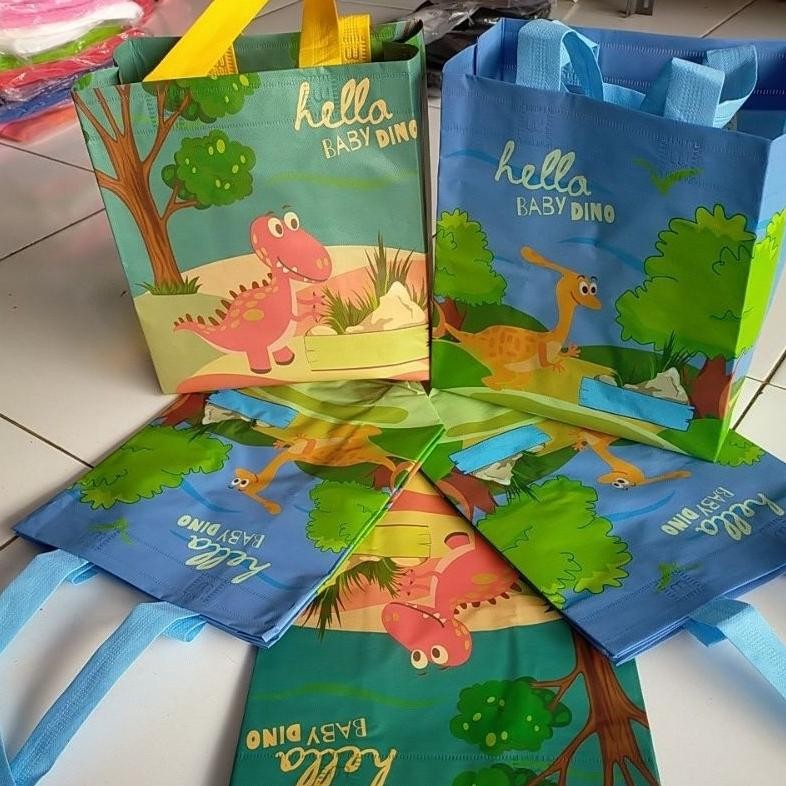 

AZQ-16 Goodiebag ulang tahun 25x25x15 DINO[Lusinan isi 12pcs] - tas ulang tahun baby dino Sale