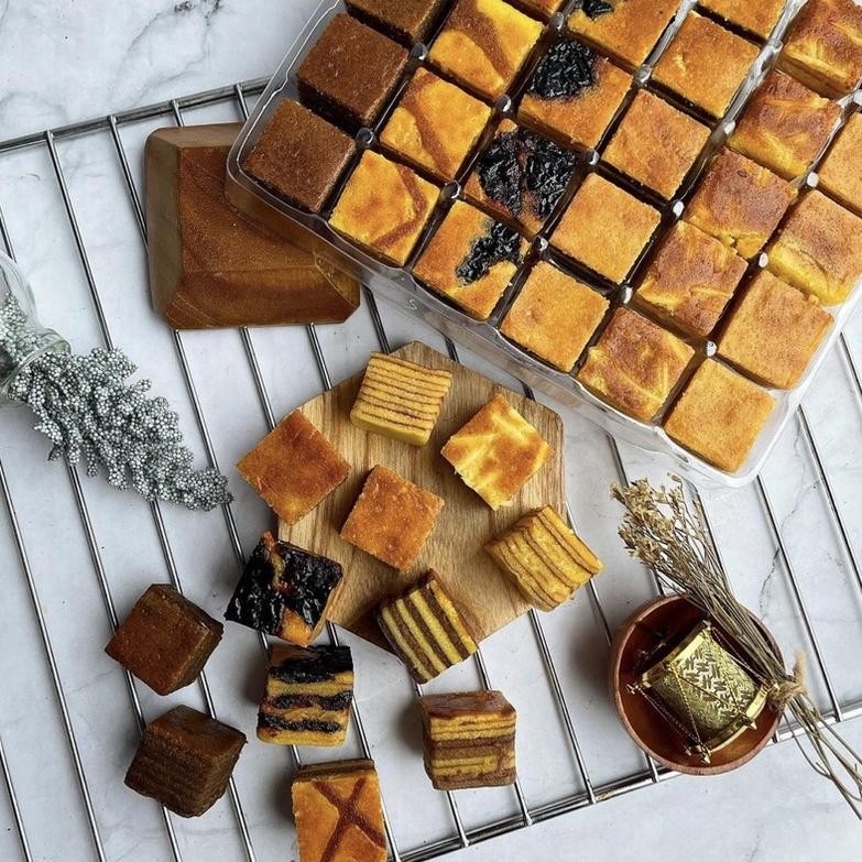 

et-12 Kue Paket Mini Platinum Lapis Legit BEST SELLER MAKANAN RINGAN SNACK CEMILAN ENAK MURAH HAMPERS JAJANAN TERMURAH Terlaris