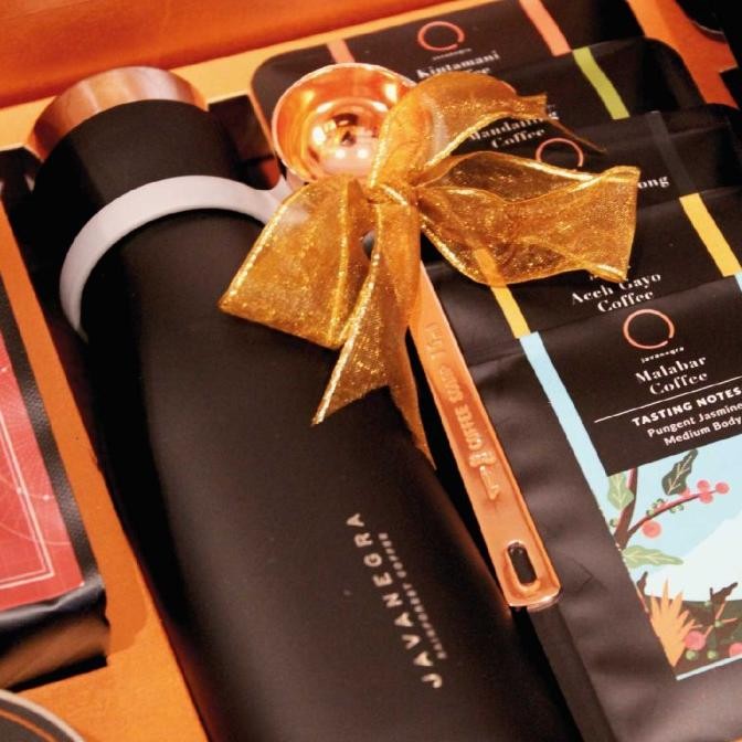 

Javanegra Deluxe Hampers