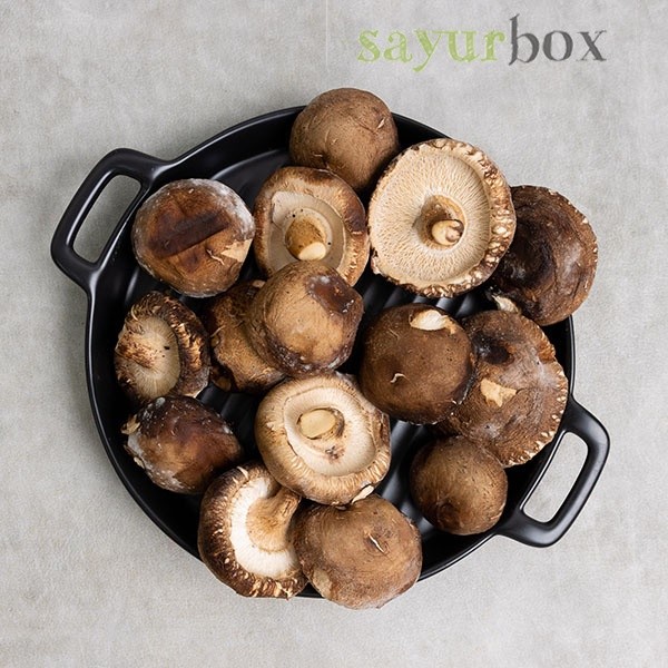 

Jamur Shitake Impor Impor 200 gram Sayurbox