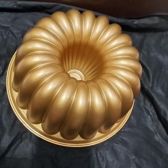 

Loyang Sultan Premium Marmer Cake Classic Pan Cetakan Kue Bolu Tulban HTS