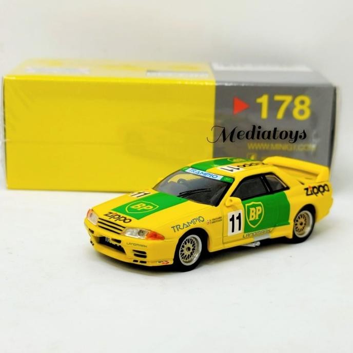 diecast 1:64 nissan skyline r32
