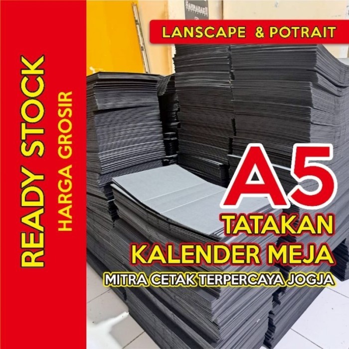 

Grosir Tatakan kalender meja | full linen| Hardcover Rapi | Ready lancape & potrait | STANDING KALENDER FANCY PAPER READY STOK TATAKAN KALENDER MEJA LINEN PAPER TATAKAN KALENDER HITAM TATAKAN KALENDER A5 KALENDER Dudukan kalender meja Elegan