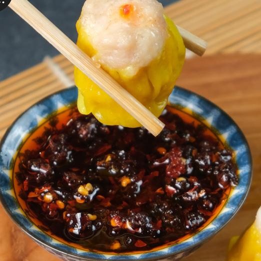 

Chilli Oil Botol / Chili Oil Sauce / Sambal nyak Cabai / Saus nyak Cabe / Chilli Oil Preum by Dimsum Inc