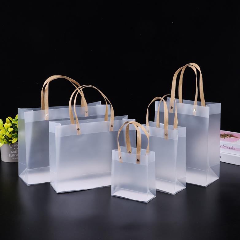 

Terbaru [ GROSIR PER 10 PCS ] Tas Mika PVC Doff Transparan / Tas Hampers Souvenir Goodie Bag Ulang Tahun Lebaran Imlek Natal Premium Premium