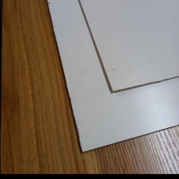 Haehae Triplek Melamin Trimin Papan 4Mm 4 Mm 120 X 240 Cm 1 Sisi Putih Doff