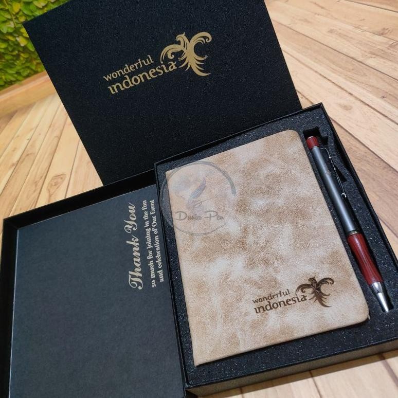 

Ur37 Giftset Elegan Pulpen metal dan Notes A6, Souvenir Promosi, Kado dan Hadiah Acara Hampers Viral