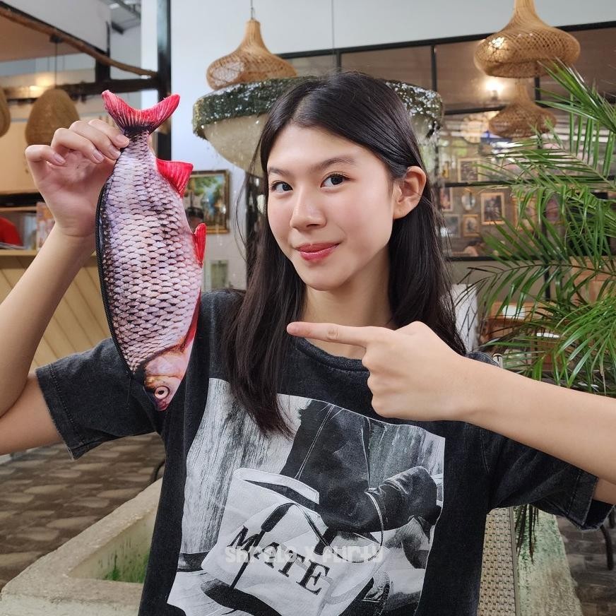 

UFO-2025 Tempat Pensil ikan Pouch bentuk ikan atau tempat Makeup lucu unik untuk sekolah Viral