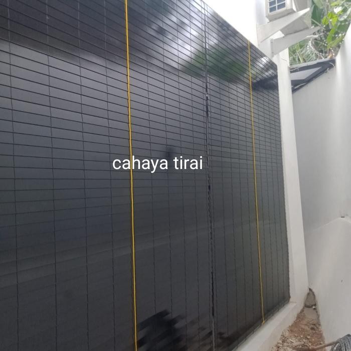 tirai krey kayu outdoor anti hujan dan cahaya