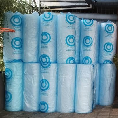 

GROSIR BUBBLE WRAP CIREBON HITAM/PUTIH 50M X 125CM Khusus INSTANT 2.7KG ( 1 ROLL 1 ORDERAN ) DiM