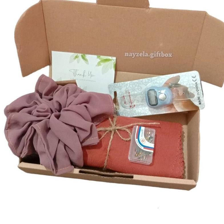 

SOUVERNIR HIJAB BOX BELLA SQUARE LASER CUT HAMPERS HIJAB MURAH
