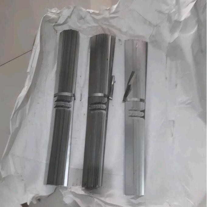 

Seng Klem 32Cm Klep Klip Kaleng Penjepit Kalender Dinding A3+ Wall Calendar Clamp Co