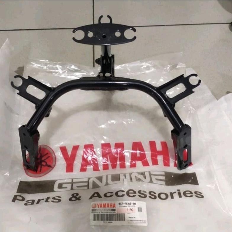 Stay 1 Bracket Tameng Panel Depan Yamaha R25 V2 BS7-F8356-00 orinal yamaha