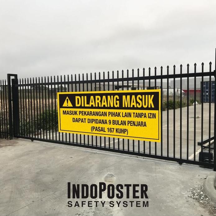Spanduk Dilarang Masuk Pekarangan Pihak Lain Tanpa Izin