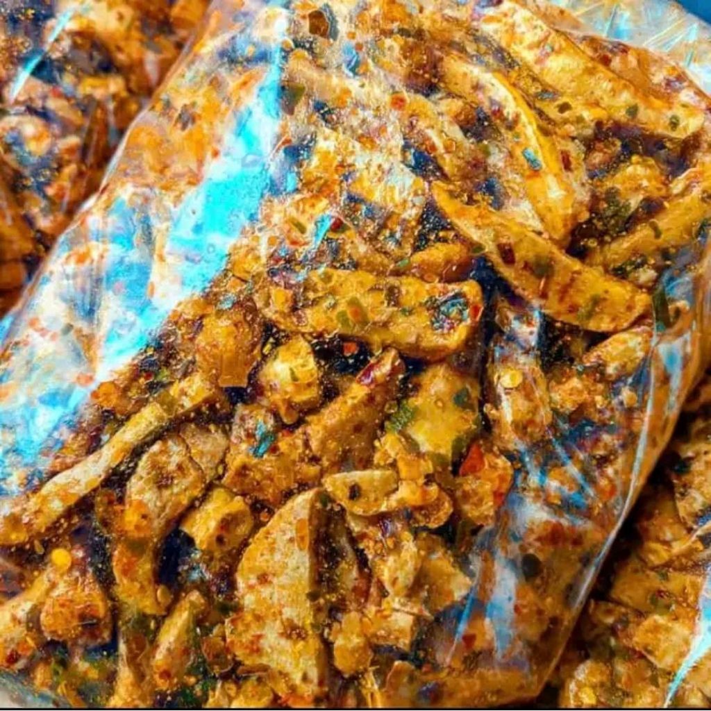 

Basreng daun jeruk pedas chili oil 500 gram