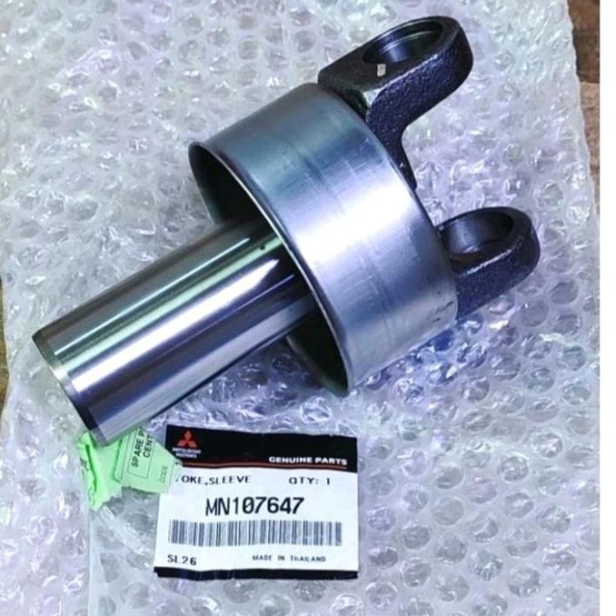 yoke kopel propeller shaf depan strada triton gls 2cc ( orinal )